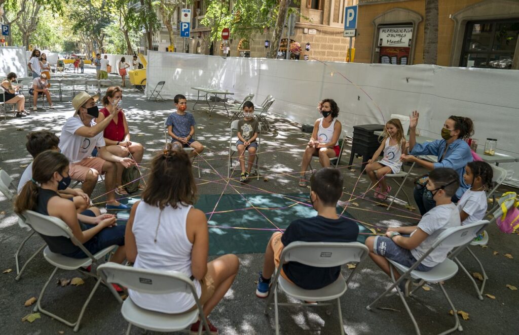 barcelona group activity